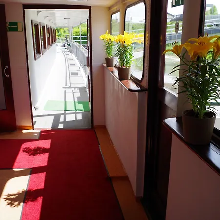 Schiffsherberge Poeppelmann 2*