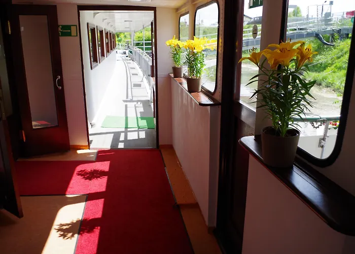 Schiffsherberge Poeppelmann 2*