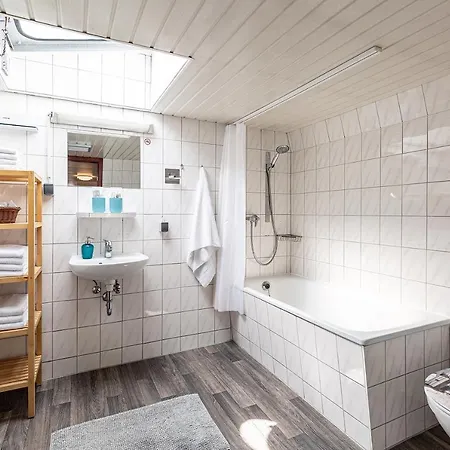 Botel Schiffsherberge Poeppelmann 2*