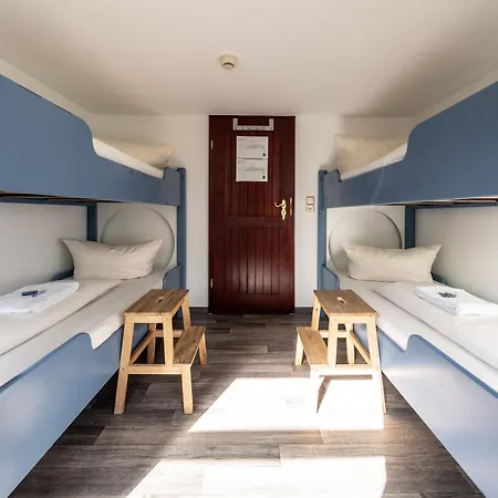 Botel Schiffsherberge Poeppelmann 2*