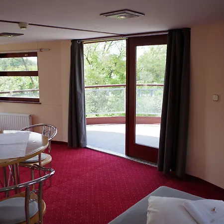 Bateau-hôtel Schiffsherberge Poeppelmann Dresde