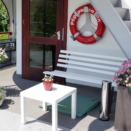 Botel Schiffsherberge Pöppelmann Dresden