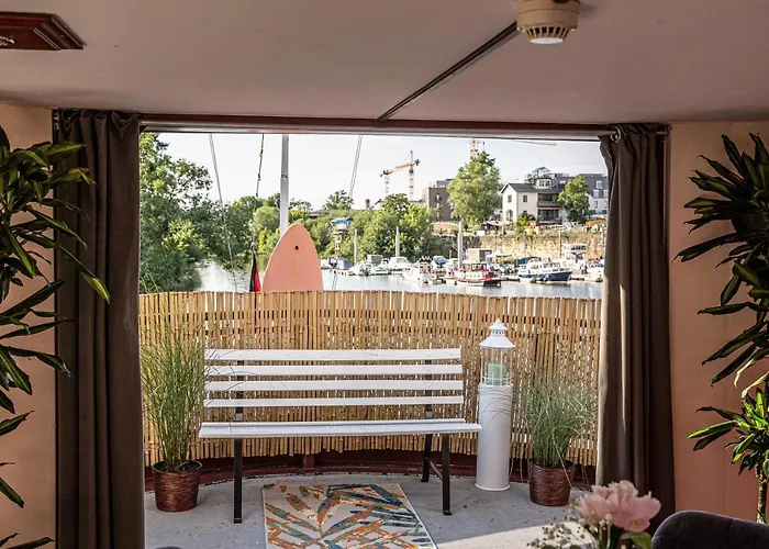 Hotel na wodzie Schiffsherberge Poeppelmann 2*