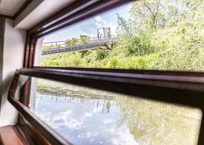 Botel Schiffsherberge Pöppelmann Dresden