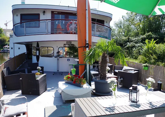 Schiffsherberge Poeppelmann Hotel na wodzie Drezno