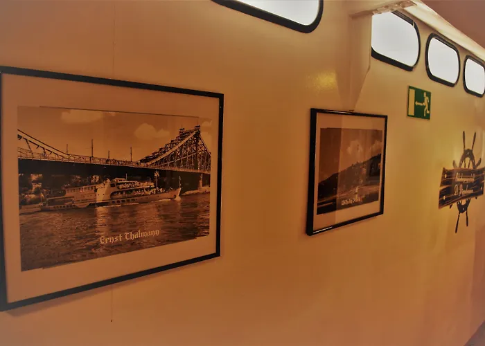 Ботель Schiffsherberge Poeppelmann Дрезден