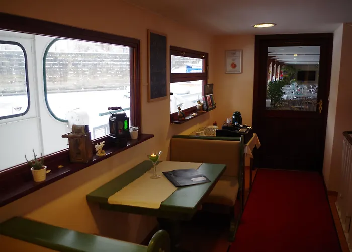 Hotel en barco Schiffsherberge Poeppelmann 2*
