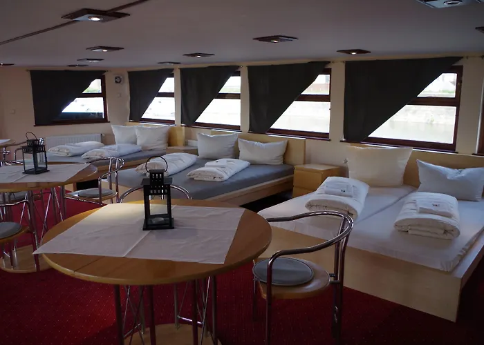 Schiffsherberge Poeppelmann 2*