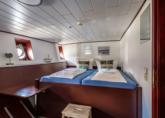 Hotel en barco Schiffsherberge Poeppelmann 2*